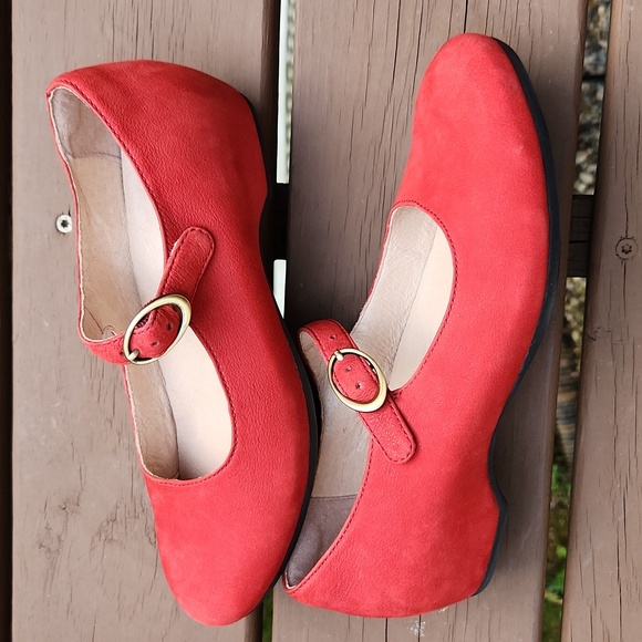 Dansko Red Mary Jane Flats Size 38 - Picture 1 of 7